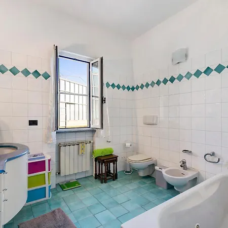 Charlene Альбенга