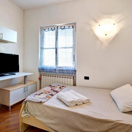 Charlene דירה אלבניה